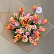 Imagen de BOUQUET ROSAS CON TULIPANES